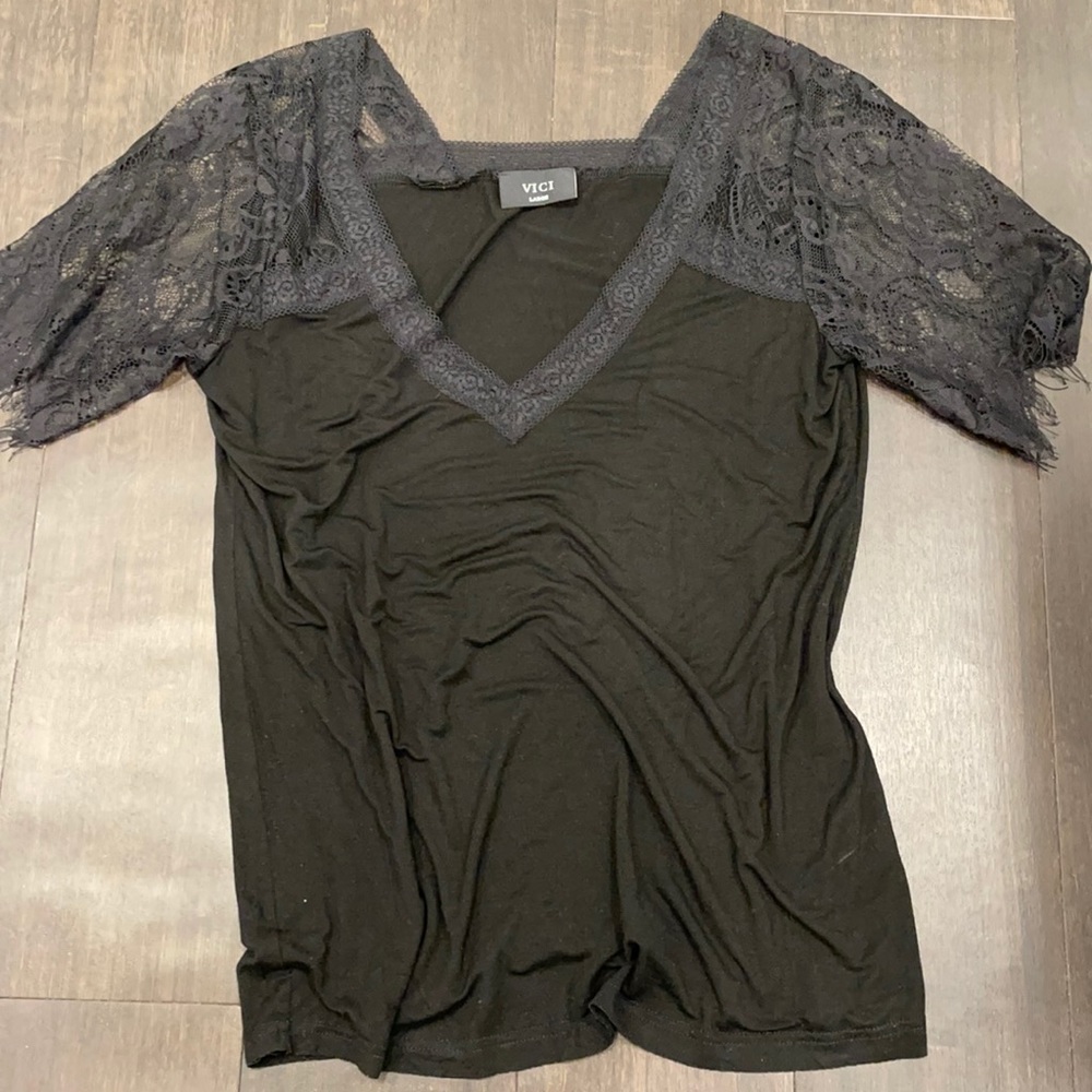 Vici black t shirt with lace sleeves
